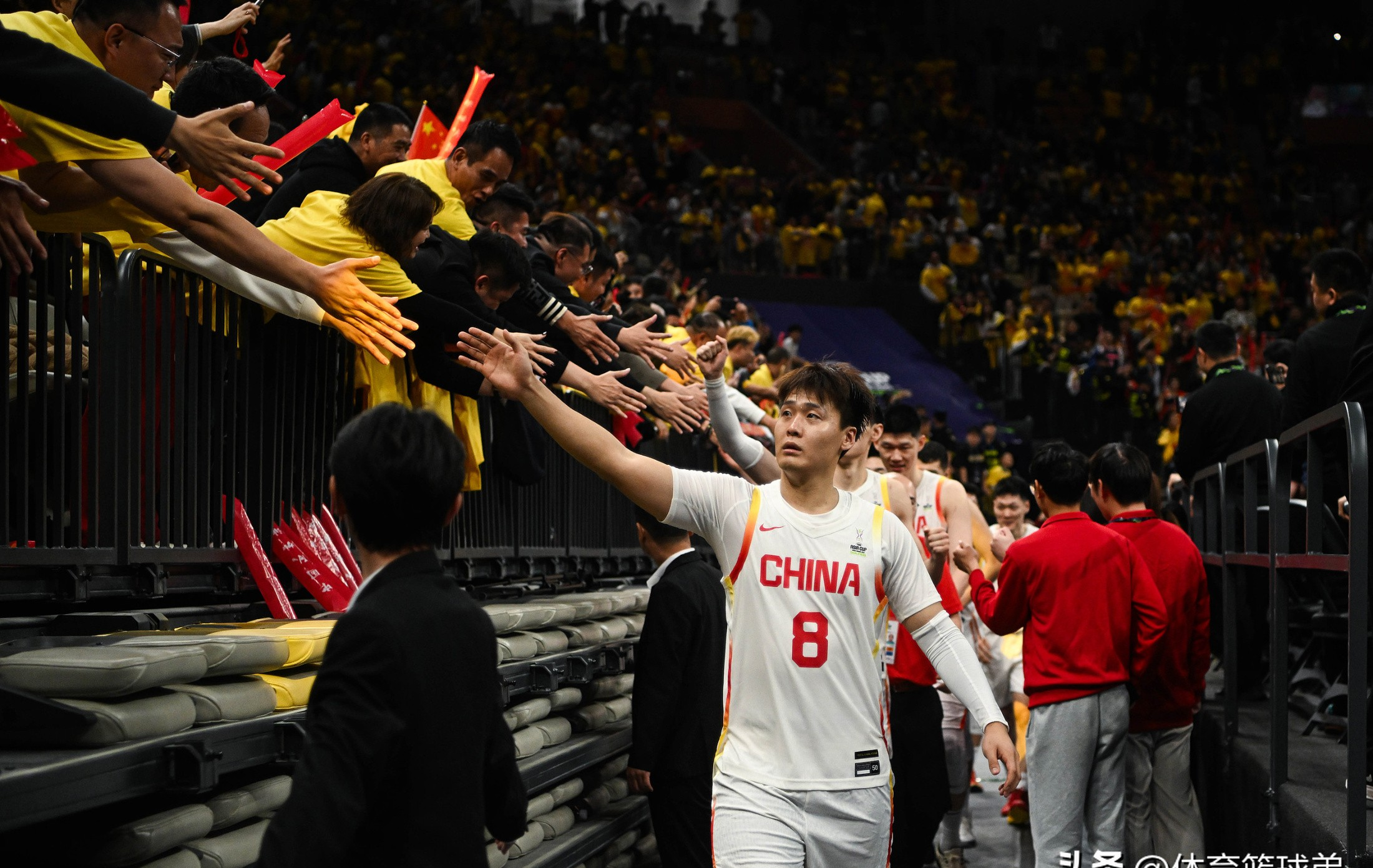 kaiyun.com-包含集结日阿贾克斯备战欧联新疆广汇集结日手感冰凉，Uzi在中国队比赛中险胜直接炸裂的词条